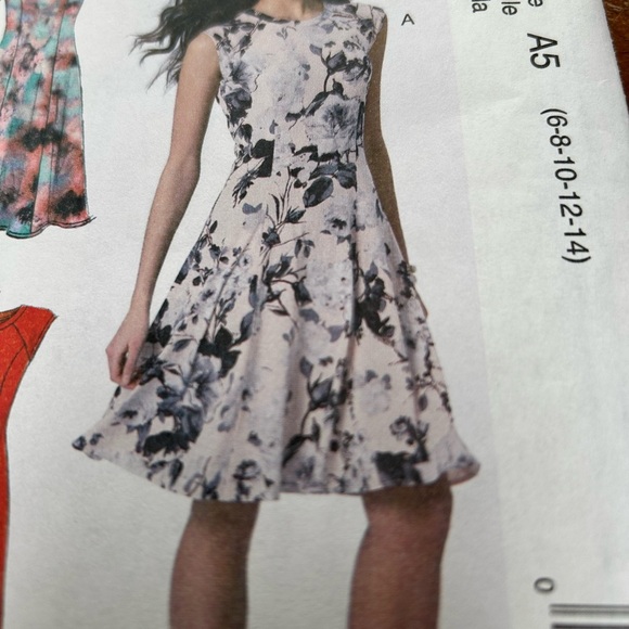McCalls M7349- raglan sleeve flare dresses- 6 to 14 uncut - Picture 2 of 9
